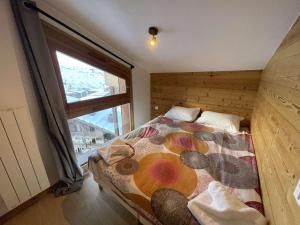 Duplex 6 pers. Val Thorens, vue ouest, pied des pistes - FR-1-637-99