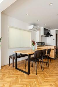 NEW OPEN!! 菊水堂 Kikusui Hotel 大阪貸切一棟貸し USJすぐ 駅徒歩4分 最大12名様 屋上テラス有 プロジェクター有 長期滞在可 家族やグループに