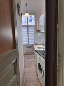 Excellent apartment for 2 people with a central Paris location everything nearby !