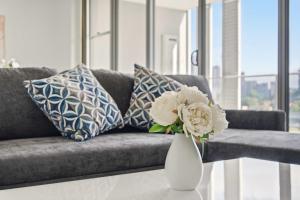 KozyGuru | Granville | Contemporary Living Retreat