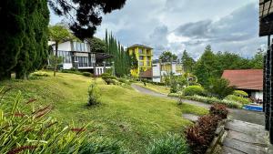 X4 VILLA with pool Villa Istana Bunga by YourHome