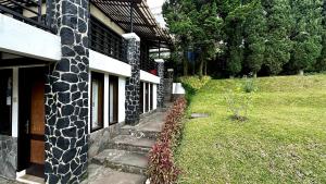 X4 VILLA with pool Villa Istana Bunga by YourHome