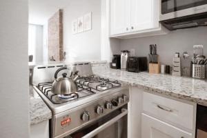 Fashionable 1-Bedrm Apt 15 Min to Manhattan