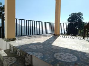 Mount Breeze-Nearby Bhimtal lake and Kainchi Dham