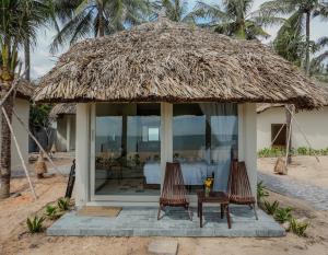 Beach Front Cottages by - HOP