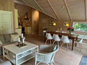 10063-Nykobing-Sj-Enebaervej-4