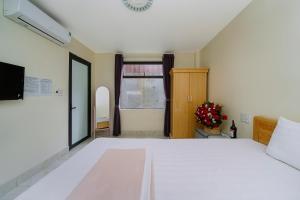 huyền vũ hotel cát bà