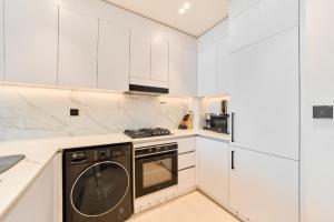 Cozy 1BR Retreat in Binghatti Amber JVC