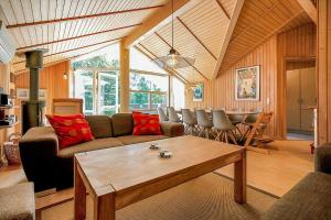 13313-Hojby-Manestien-61