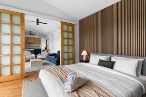 2BR plus Studio Pool & Spa Sleeps 8