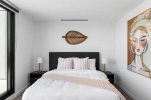 Vibrant 3BR Apt Free Parking City Views