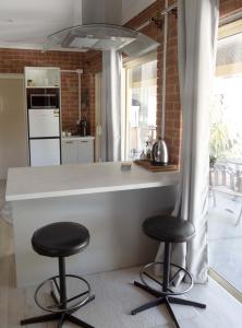 Pet Friendly Studio with Views Near Hahndorf