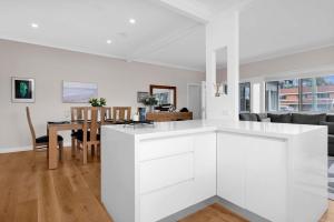 Whale Song - pet-friendly home steps to the beach