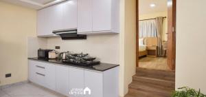 Casa Deyra Apartments- Kupondole, Setodewal