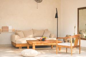 Spacious 1 BR in Villa Prime Location