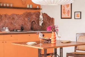 Spacious 1 BR in Villa Prime Location