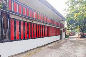 RedDoorz Syariah Near STEKOM Semarang
