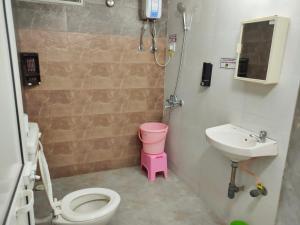 Ivory Room, AC, Smart TV, Ensuite, Independent Homestay