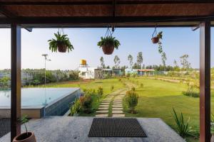 Blue Mirage Villa by StayJadeACPoolLawnJacuzzi