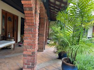 Chic Designer Family Suite Shared Bungalow LRT SS1 PJ