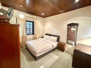 Chic Designer Family Suite Shared Bungalow LRT SS1 PJ