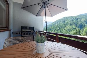 Bergkristall Ruhe und Aussicht auf 1100m