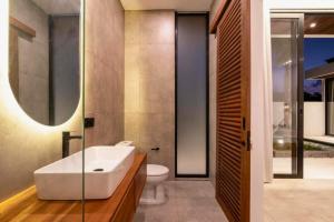 Corinne Stunning 3 BR Private Pool Villa ZN442