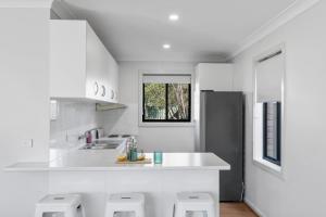 Niara - renovated 4BR Vincentia beach house