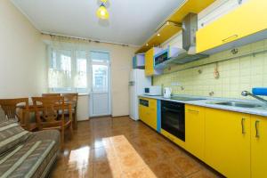 Luxury apartment on Bazhana Avenue