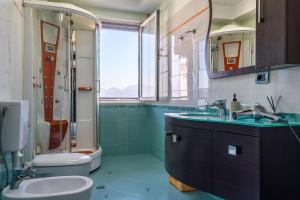 1 Min to Center Apartment with Panoramic View