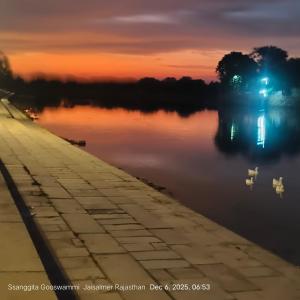 Luckypriya stay by lake