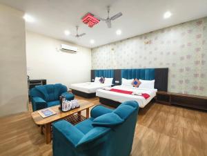 Hotel Luxuary SV Grand Ramkatora Rd Near Vishwanath Temple - Free Wi-fi- Lift and Restaurant Facilities - Fully Air conditioning Rooms- Best Luxuary Hotel In Varanasi