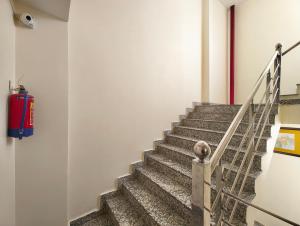 Hotel Luxuary SV Grand Ramkatora Rd Near Vishwanath Temple - Free Wi-fi- Lift and Restaurant Facilities - Fully Air conditioning Rooms- Best Luxuary Hotel In Varanasi