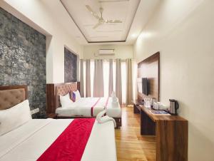 Hotel Luxuary SV Grand Ramkatora Rd Near Vishwanath Temple - Free Wi-fi- Lift and Restaurant Facilities - Fully Air conditioning Rooms- Best Luxuary Hotel In Varanasi