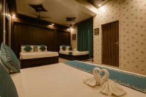 Hotel The Ayodhya Ji Palace-Walking Distance From Ram Mandir