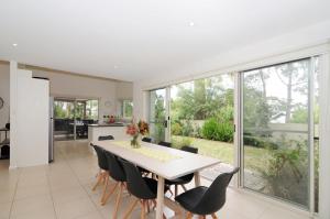 Acacia on Orion Beach - pet-friendly coastal home