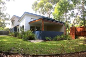 Acacia on Orion Beach - pet-friendly coastal home