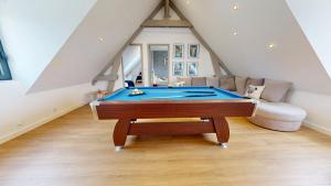 Concorde Aérogare 25pers jacuzzi, baby airhockey