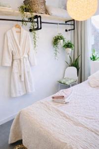 Canal House - Homestay