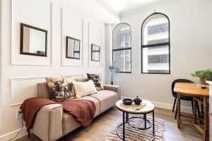 Modern City-Center Studio in Historic Venice House