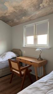 Art and Elegance, Family Friendly 2Bedroom Apartment near Frankfurt Airport, Free Parking