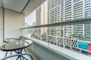 Prime Waterfront Living, Just Moments from Marine Transport, Bus Stops, and Dubai Water Canal, Waters Edge, Business Bay by Deluxe Holiday Homes