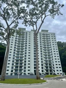 Modern Beach Apartment - Walk to Playa Mantas & Beach Club Access