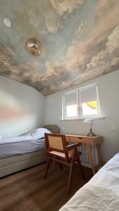 Art and Elegance, Family Friendly 2Bedroom Apartment near Frankfurt Airport, Free Parking