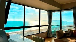 Perfect Balance Rest and Work Study Oceanfront