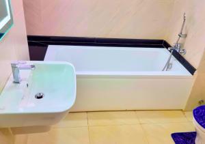 Westlands Spacious Secure 2BR Fast Wifi & Backup