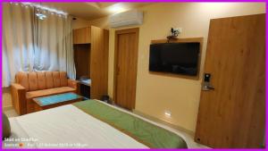 Hotel Arnika Wormwood Premium Inn Near Sea Beach - Free Parking- Restaurant- Luxuaray Rooms - Prime Location- - Best Hotel