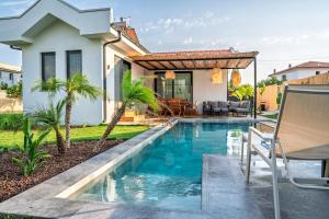 Vacation - Honeymoon House