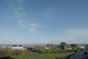 Charmante maison bretonne Vue imprenable sur la mer Jardin et grand terrain 10min de la plage à pied