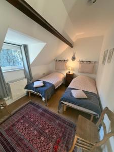 Les 3 chapeaux Dinant 6p Les canotiers 4p avec terrasse Le melon 2p SANS terrasse